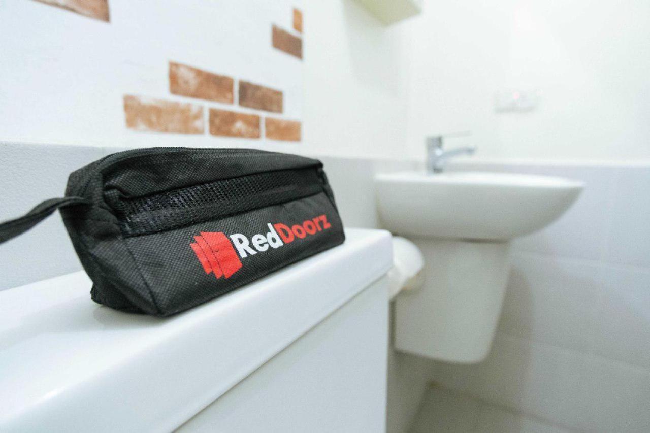 Reddoorz Plus Near Jakarta Kota Station Exteriör bild