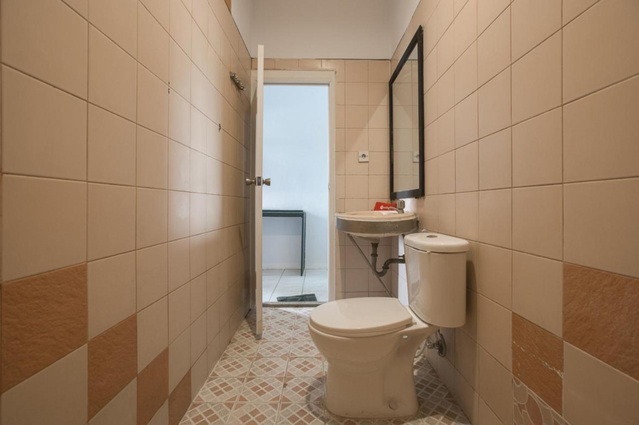 Reddoorz Plus Near Jakarta Kota Station Exteriör bild