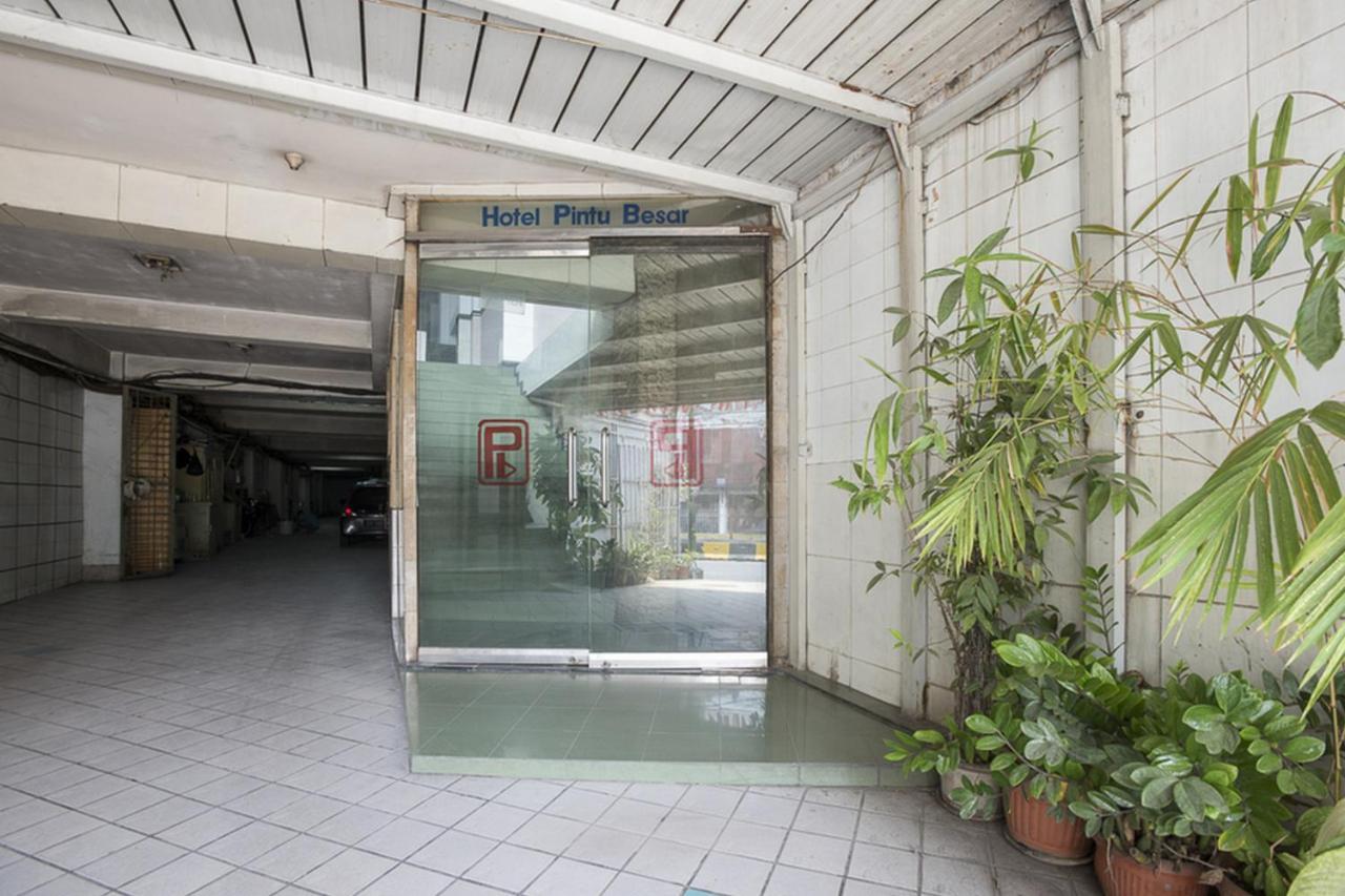 Reddoorz Plus Near Jakarta Kota Station Exteriör bild