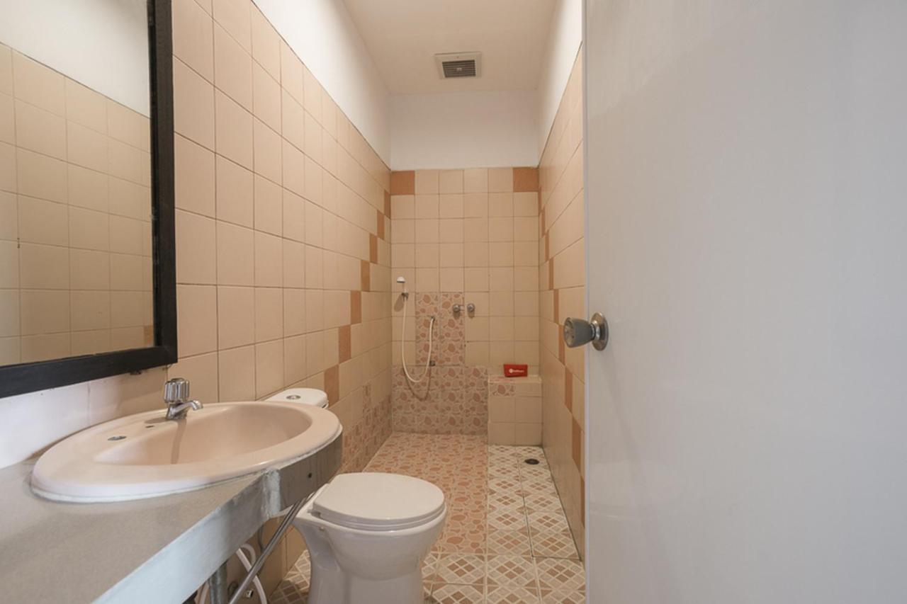 Reddoorz Plus Near Jakarta Kota Station Exteriör bild