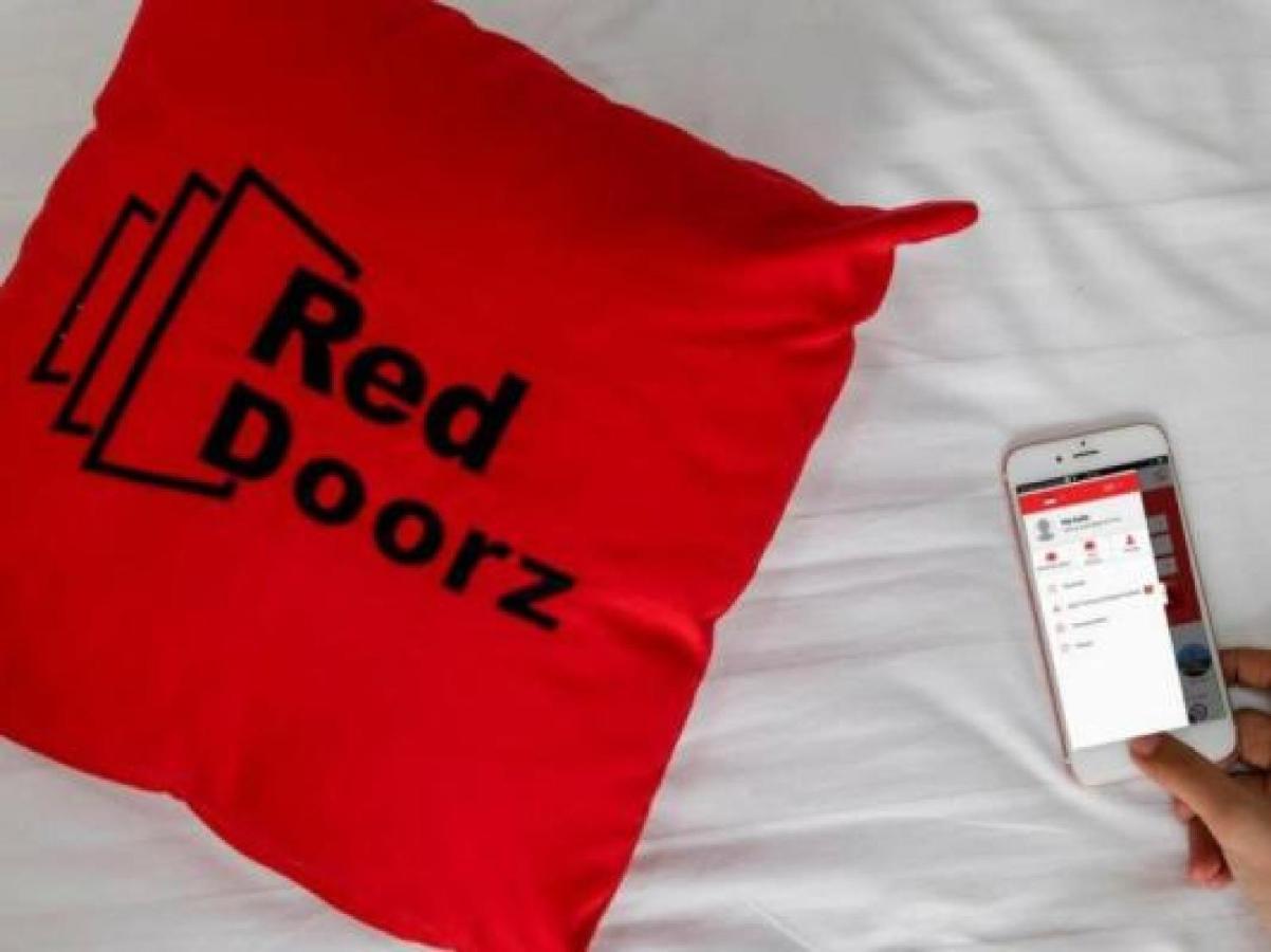Reddoorz Plus Near Jakarta Kota Station Exteriör bild